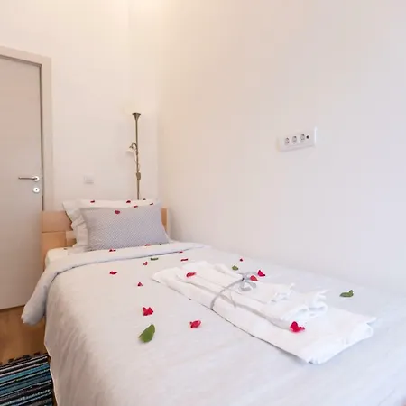 Your One And Only Βελιγράδι